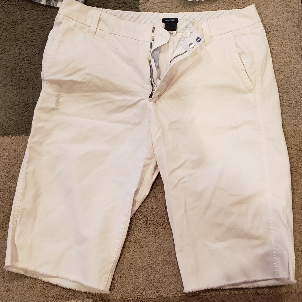 Gap Long shorts- no hem